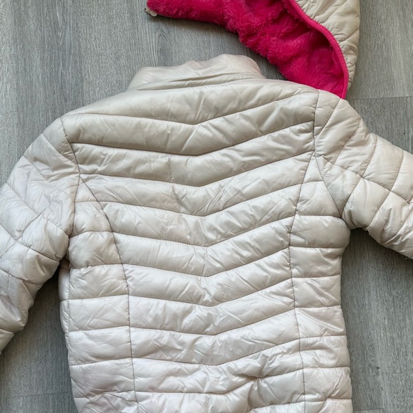 Winter Jacket - Hat removable - Picture 5 of 5